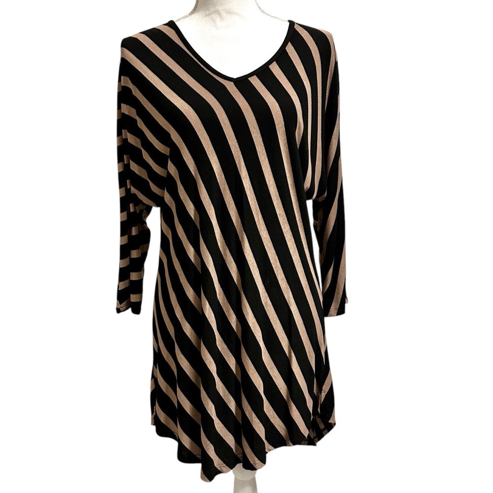 NWT NYGARD 3/4 Ragland Sleeve V-neck Tunic Pullover Top. Black & Tan. Size L